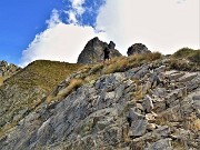 40 In decisa salita in cresta verso la cima del Valletto